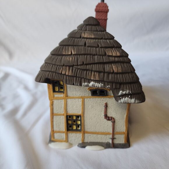 Heritage Village collection Dickens village series MR & Mrs. Pickles - Picture 3 of 5